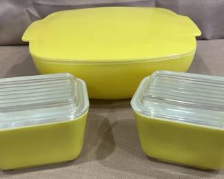 Vintage Hard to Find Pyrex Set
