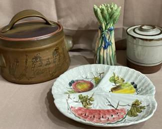 Kitchen Pottery Items