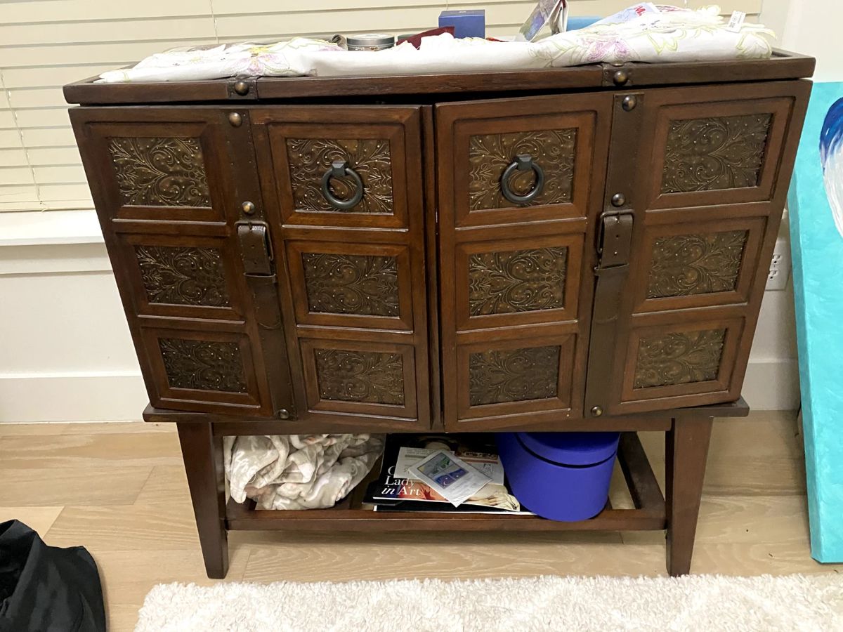 DECORATVE CHEST