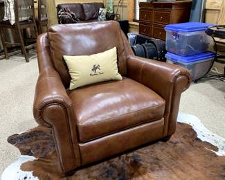 ANOTHER OF THE 2 LEATHER CLUB CHAIRS ( VERY NICE)