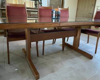 drylund mid century modern table & (8) chairs, delivery possible in South Florida