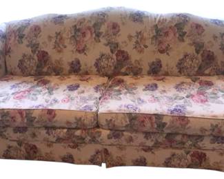 Broyhill Sleeper Sofa in Excellent Condition * Single Story House!