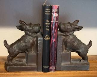 2~Vintage Scottish Terrier Dog 6” Metal Bookends * 1945 Big Red; 1924? The Heart Of A Dog