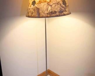 Floor Lamp with Nature-Inspired Leaf-Embedded Shade
