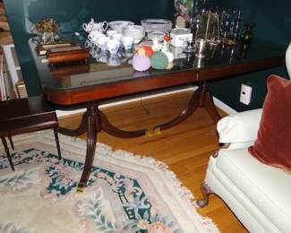 Hello Duncan Fife table with glass top