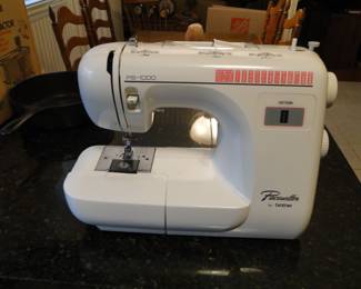 Ohhh, sewing machine