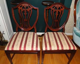 And then add two more Duncan Fife chairs, and you have the happy quartet