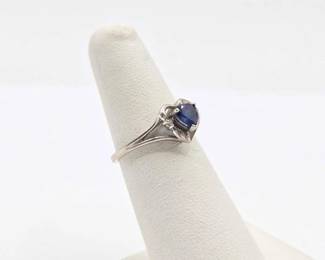 418 10k Gold and Sapphire Ring, 2g