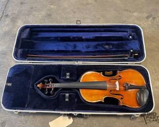 2050 Violin With Case