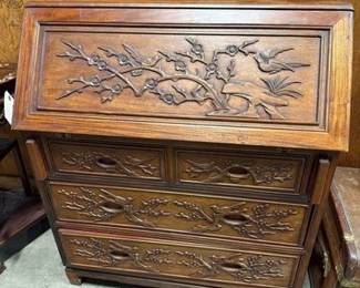 1556  Secretarys Desk 