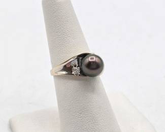 276 14k Gold, Diamond Pearl Ring, 4.3g