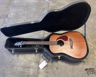 2054 Seagull Acoustic Guitar With Case