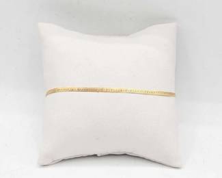 328 14k Gold Bracelet. 1.9g