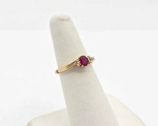 422 10k Gold, Diamond Ruby Ring, 1.6g