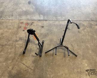 2038 2 Guitar Stands