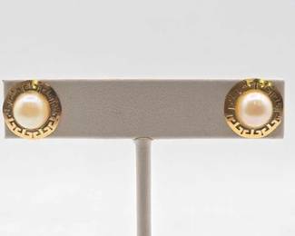 452  14k Gold Pearl Earrings 