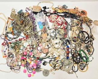 552 Costume Jewelry
