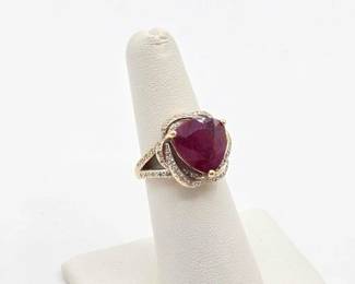 464  10k Gold Ruby and Diamond Ring, 5.8g 