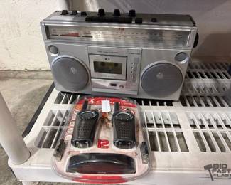 1086 Cobra 2Way Radios and Montgomery Ward Stereo