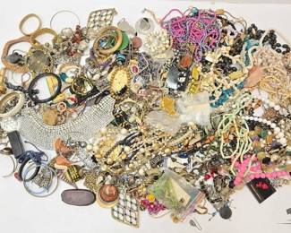 558 Costume Jewelry