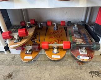 1040  4 Skateboards 
