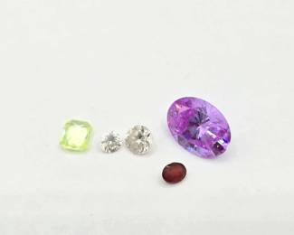 582 SemiPrecious Stones, 4.1g