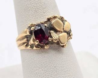 390 10k Gold Ring with SemiPrecious Stone, 4.4g
