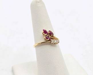 300 14k Gold, Diamond Ruby Ring, 2.9g