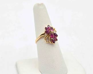 296 14k Gold and Ruby Ring, 3g