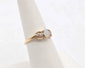 334 14k Gold, Diamond Opal Ring, 1.7g