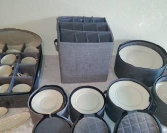 LENOX 'Hayworth' Service for 14 (Total: 87 Pieces)