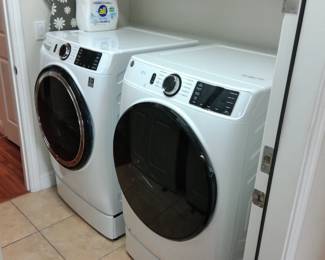 
G.E. 4.8 cu. ft. ULTRA FRESH VENT SYSTEM WASHER (QUIET CONTROL / SMART) GFW5550SSN5WW
G.E. 7.8 cu. ft. ENERGY STAR SMART FRONT LOAD GFD55E55N3WW