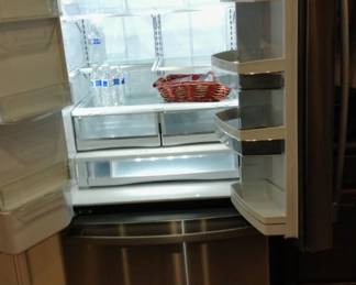 
GE Profile 27.8 cu. ft. French Door (Bottom Freezer) Refrigerator with Hands-Free Autofill