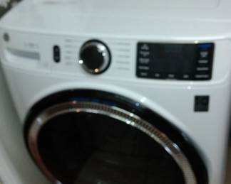 
G.E. 4.8 cu. ft. ULTRA FRESH VENT SYSTEM WASHER (QUIET CONTROL / SMART) GFW5550SSN5WW
