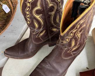 vintage Texas cowboy boots…with the original receipt 🤪