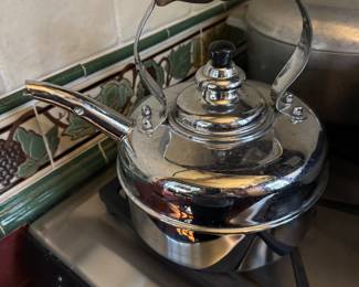 Tea kettle