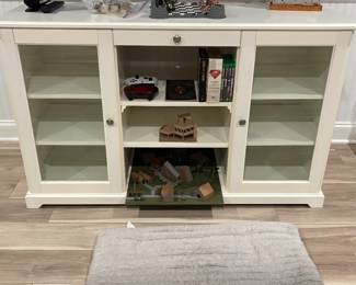 WHITE MEDIA CABINET