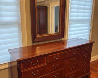 ETHAN ALLEN DRESSER W/MIRROR