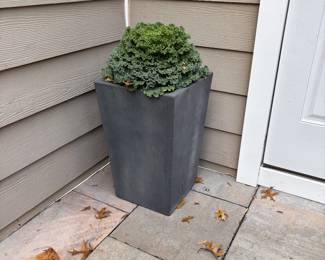 RESTORATION HARDWARE FLOWER POTS(HEAVY)