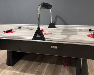 EASTON AIR HOCKEY TABLE