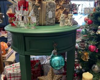 vintage Christmas, green end table, candles, oranments