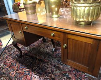 Empire partners desk