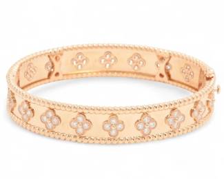 "This exquisite Van Cleef & Arpels Perlée Collection bangle is crafted from solid 18K rose gold and adorned with brilliant diamonds. Emphasizing a signature beaded design that combines elegance and femininity, this bracelet exemplifies the renowned craftsmanship of the Maison. It is presented in very good pre-owned condition, accompanied by its original branded box. This timeless piece would be a magnificent addition to any fine jewelry collection, reflecting luxury and sophistication.

Victorins Auctions will coordinate all domestic and international shipping. Please allow approximately 10–15 business days for processing. Certain items may require additional handling time depending on their location, origin, or special packaging requirements. By registering for or placing a bid in a Victorins auction, you confirm that you have reviewed, understood, and agreed to our Shipping, Payment, and Auction Policies."

