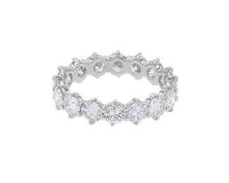 "This stunning modern ring features a beautifully crafted band made of 18k white gold, enhanced by a dazzling array of diamonds. With a weight of 4 carats, this exquisite piece is perfect for any occasion, showcasing a chic design with a width of 0.5 cm and a thickness of 0.25 cm. The ring is a size 53, making it a striking accessory for the discerning buyer. Please note, resizing is not possible due to the design of the ring. Elevate your jewelry collection with this exceptional diamond ring.

Victorins Auctions will coordinate all domestic and international shipping. Please allow approximately 10–15 business days for processing. Certain items may require additional handling time depending on their location, origin, or special packaging requirements. By registering for or placing a bid in a Victorins auction, you confirm that you have reviewed, understood, and agreed to our Shipping, Payment, and Auction Policies."
