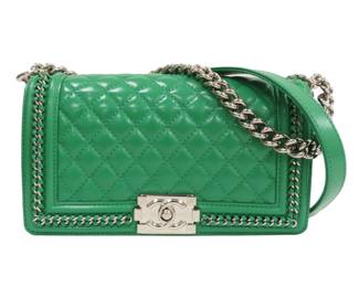 "This Chanel Matelasse Boy 25 shoulder bag is a stunning accessory crafted from calfskin leather in a rich green hue. The bag features a quilted design, lending it a luxurious texture, complemented by a silver-tone metal chain and clasp. With dimensions of 25cm W x 12cm H x 7cm D (9.8 x 4.7 x 2.8 inches), it is ideal for day-to-night use. The bag has a single internal pocket, making it both stylish and practical. Although pre-owned, it is a unique addition to any fashion-forward collection.

Victorins Auctions will coordinate all domestic and international shipping. Please allow approximately 10–15 business days for processing. Certain items may require additional handling time depending on their location, origin, or special packaging requirements. By registering for or placing a bid in a Victorins auction, you confirm that you have reviewed, understood, and agreed to our Shipping, Payment, and Auction Policies."
