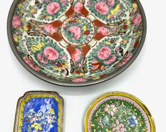 2 Antique Chinese Cloisonne Enameled Trinket Dishes & Chinese Canton Rose Porcelain Plate In Pewter Base
Lot #: 34