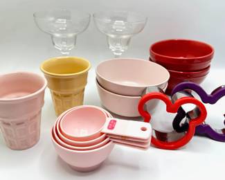 2 Fishs Eddy Cone Cups, 2 Glass Sundae Dishes, 4 Large Bowls, Cookie Cutters & Measuring Cups
Lot #: 128
