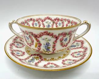 Vintage Haviland & Co Limoges France Double Handled Tea Cups & Saucers (service For 8)
Lot #: 36