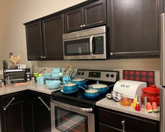 Nice clean kitchen items