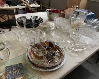 Assortment of glassware 